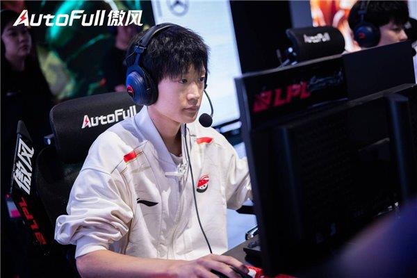 血落幕 傲风见证AL新王加冕 登顶巅峰!开元棋牌app英雄联盟职业联赛第二赛段热(图2) 血落幕 傲风见证AL新王加冕 登顶巅峰!开元棋牌app英雄联盟职业联赛第二赛段热(图2)